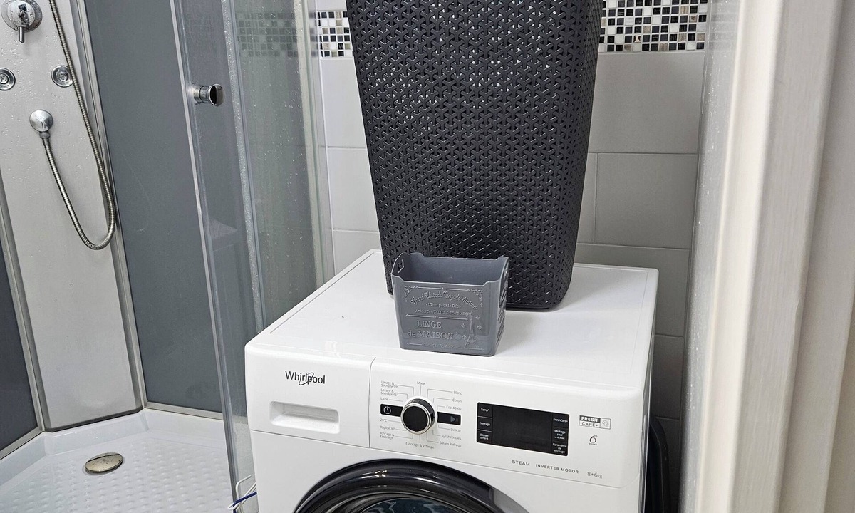 Emerainville Apartment | 1 Bedroom Apartment in Ã‰merainville