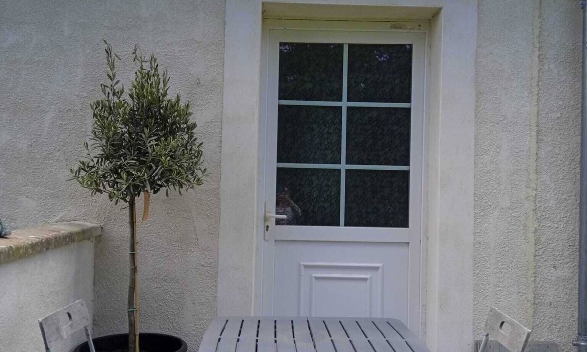 Thorigny-sur-Oreuse Bed & Breakfast | 1 Bedroom Bed & breakfast in THORIGNY-SUR-OREUSE