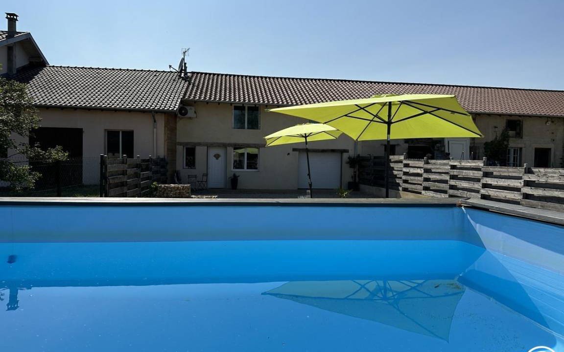 Saint-Denis-les-Bourg House | 100 m² Gîte ∙ 4 bedrooms ∙ 8 guests