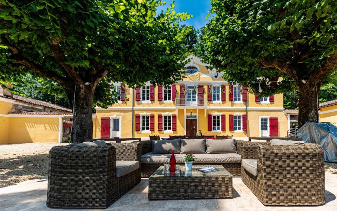 Castelmoron-sur-Lot Villa | 1000 m² Villa ∙ 9 bedrooms ∙ 16 guests