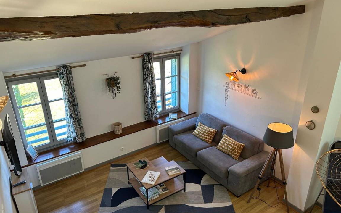 Corveissiat House | 105 m² Gîte ∙ 2 bedrooms ∙ 6 guests