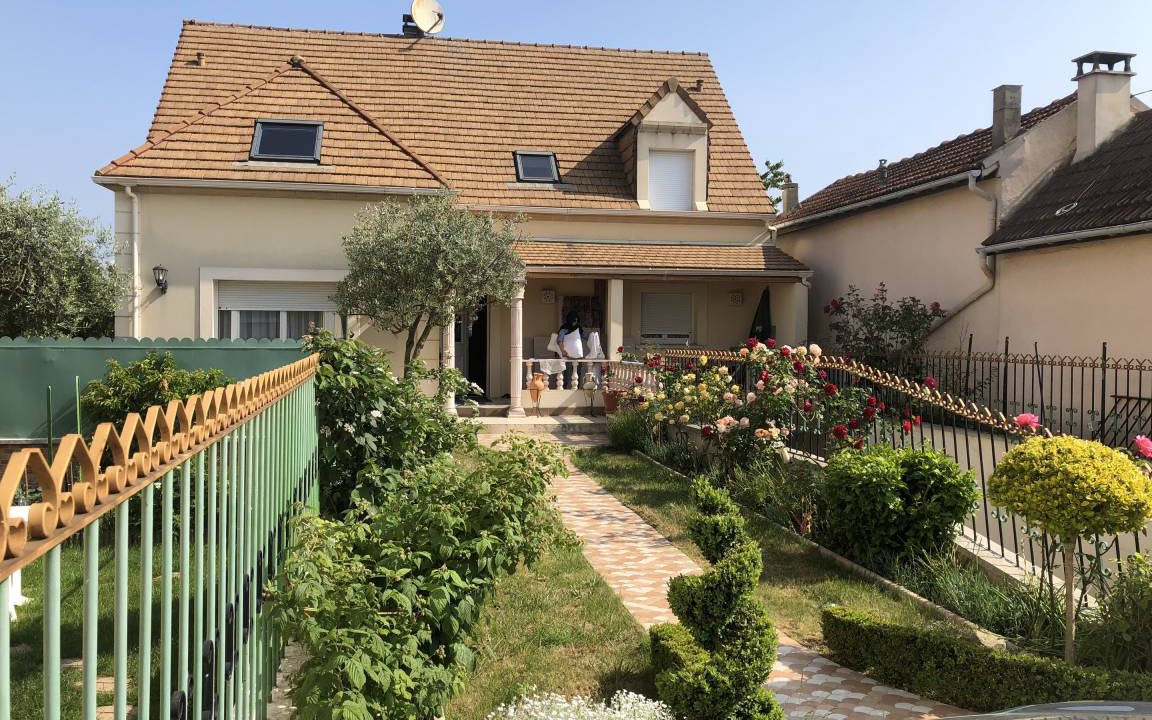 Sannois Apartment | 110 m² Apartment ∙ 3 bedrooms ∙ 4 guests