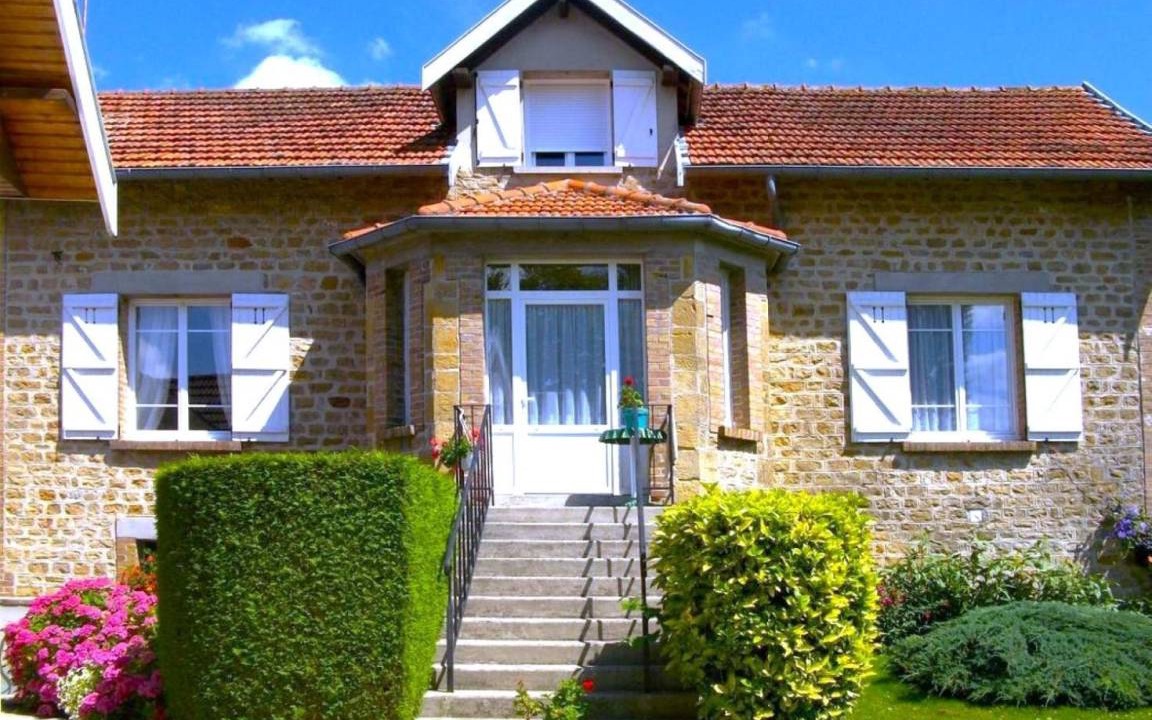 Vouziers House | 115 m² Gîte ∙ 4 bedrooms ∙ 6 guests