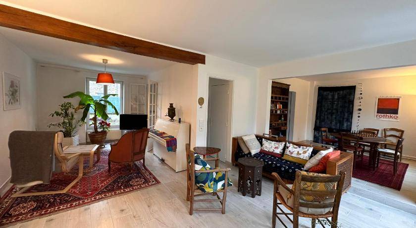 Chaville House | 120 m² House ∙ 3 bedrooms ∙ 5 guests