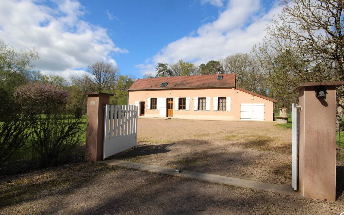 Montambert Cottage | 130 m² Cabin ∙ 3 bedrooms ∙ 8 guests