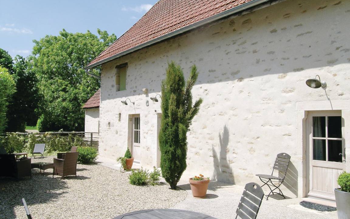Ruffey-les-Beaune House | 135 m² House ∙ 2 bedrooms ∙ 4 guests
