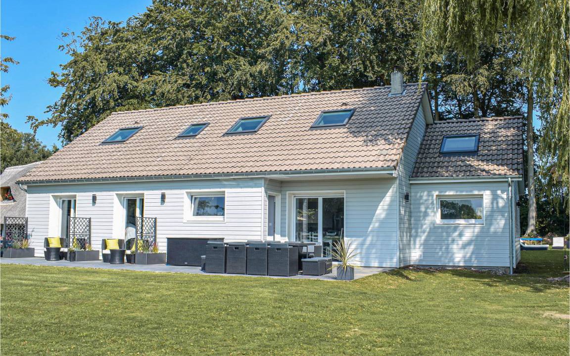 Saint-Martin-aux-Buneaux House | 156 m² House ∙ 5 bedrooms ∙ 10 guests