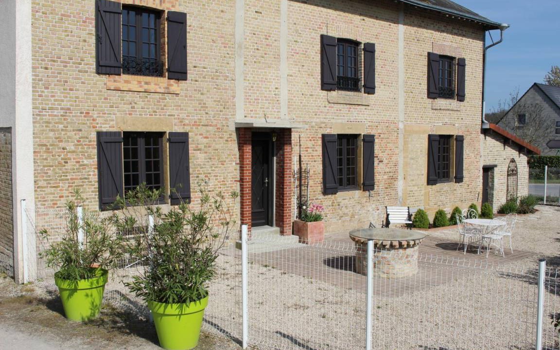Seuil House | 150 m² Gîte ∙ 4 bedrooms ∙ 7 guests