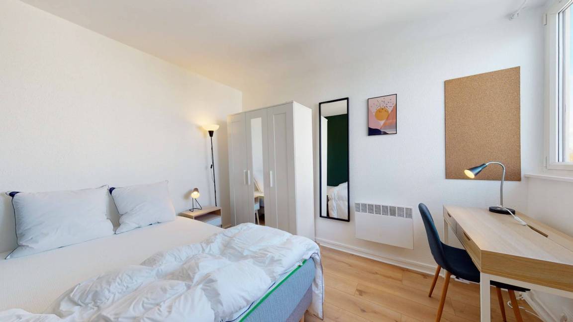 Montigny-le-Bretonneux Resort | 155 m² Private room ∙ 1 bedroom ∙ 2 guests