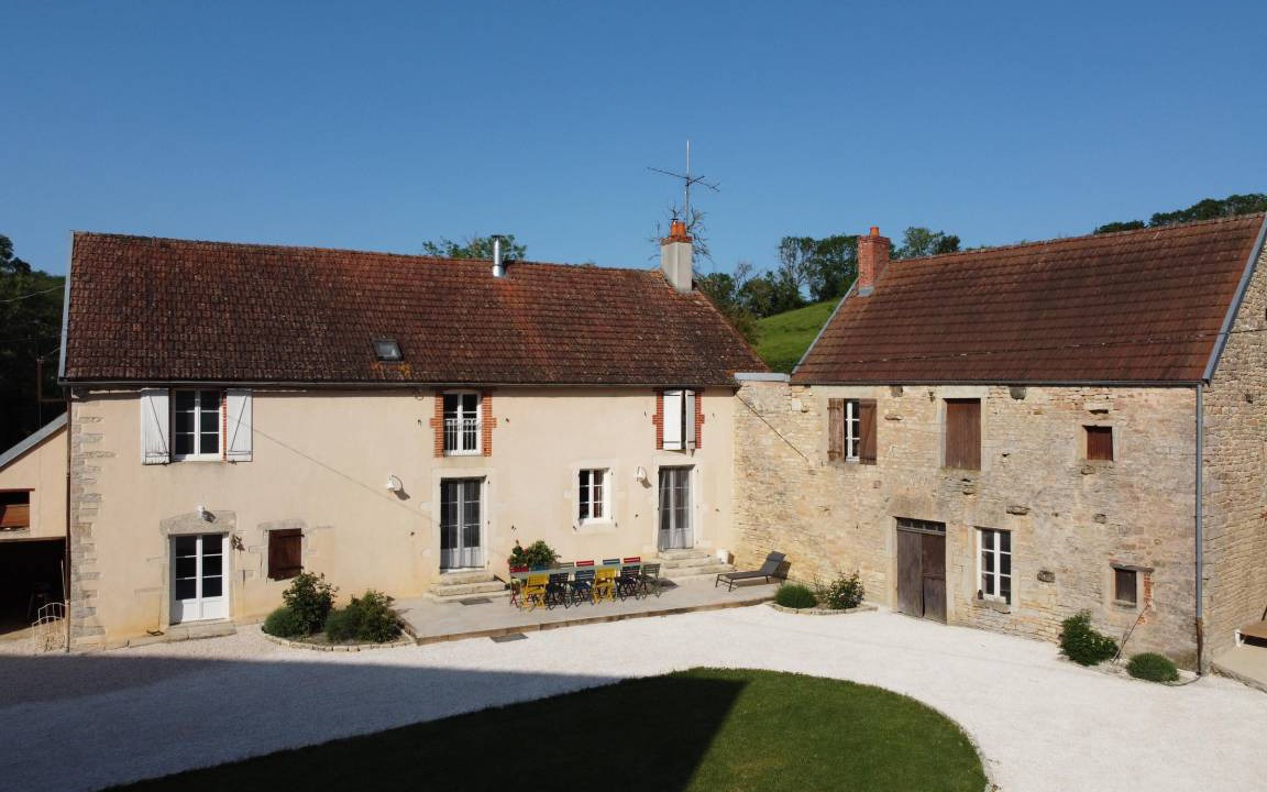 Bellenot-sous-Pouilly Cottage | 180 m² Cabin ∙ 4 bedrooms ∙ 10 guests