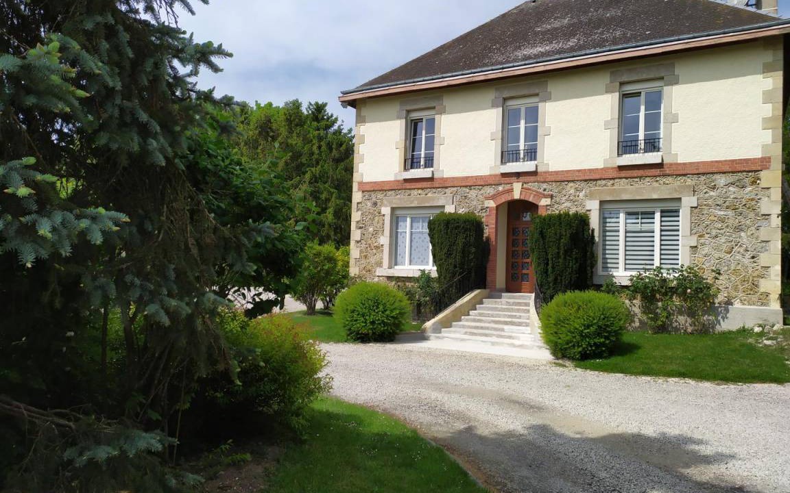 Leffincourt House | 185 m² Gîte ∙ 6 bedrooms ∙ 13 guests