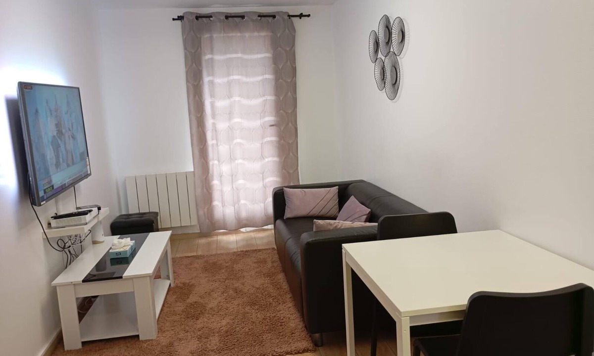 Center Apartment | 2 Bedroom Apartment in Ã‰vry-Courcouronnes