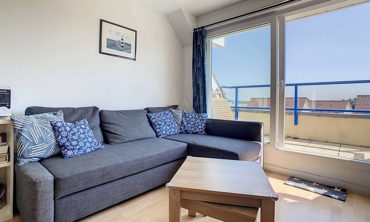 Stella-Plage Apartment | 2-bedroom apartment near sea and center, includes parking