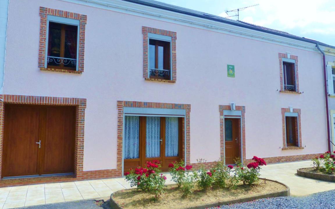 Rocroi House | 225 m² Gîte ∙ 6 bedrooms ∙ 12 guests