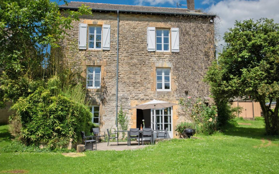 Guignicourt-sur-Vence House | 233 m² House ∙ 4 bedrooms ∙ 8 guests