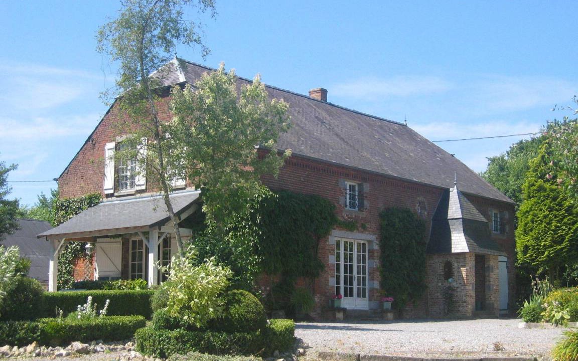 Englancourt House | 240 m² House ∙ 5 bedrooms ∙ 9 guests