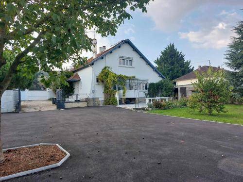 Gland House | 250 m² House ∙ 5 bedrooms ∙ 15 guests