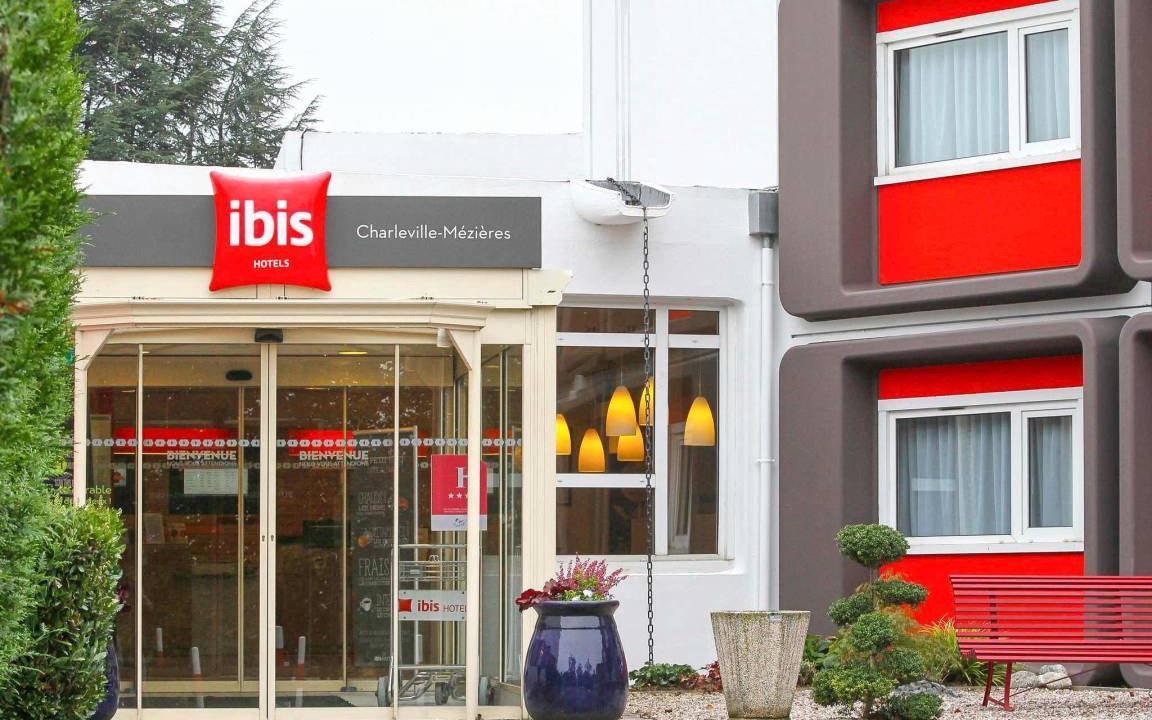 Villers-Semeuse Hotel | 27 m² Hotel ∙ 10 guests
