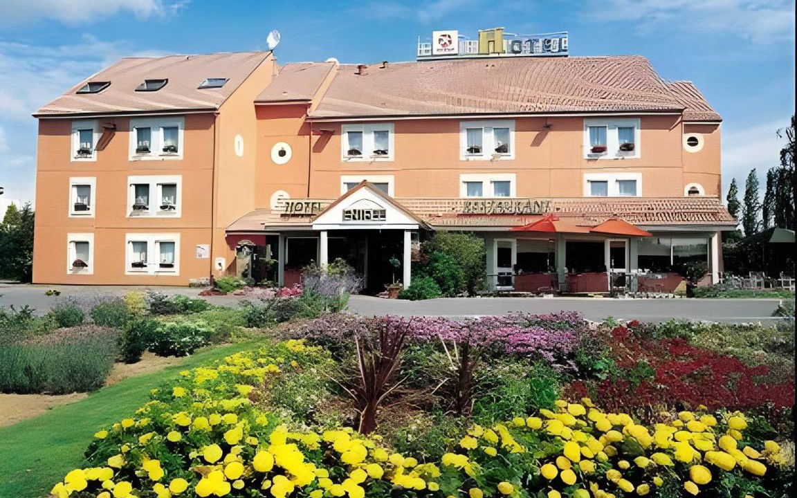 Fontaine-Notre-Dame Hotel | 29 m² Hotel ∙ 127 guests