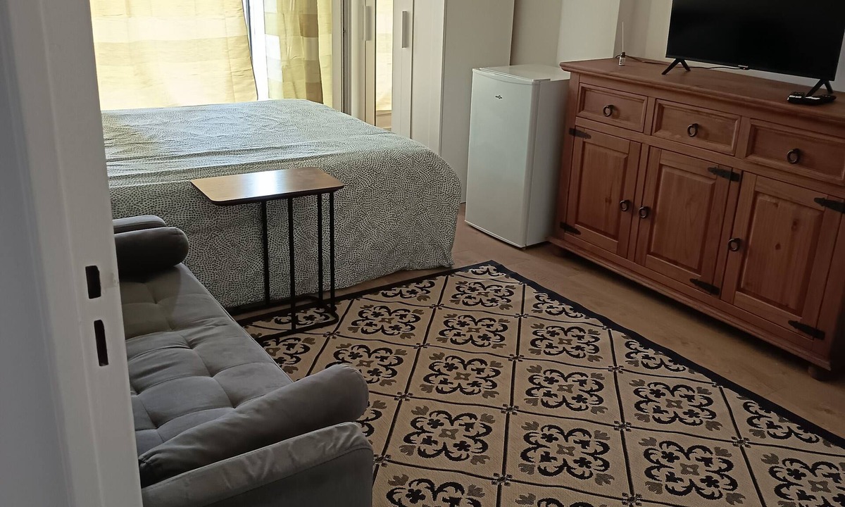 Pyramides Apartment | 3 Bedroom Apartment with Balcony, Parking and Wi-Fi - Courcouronnes