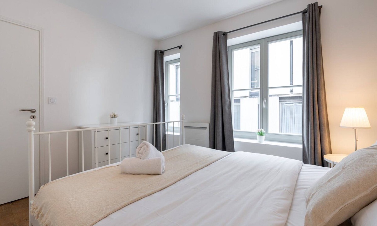 Old Lille Apartment | 3 BR house with courtyard, the heart of Old Lille
