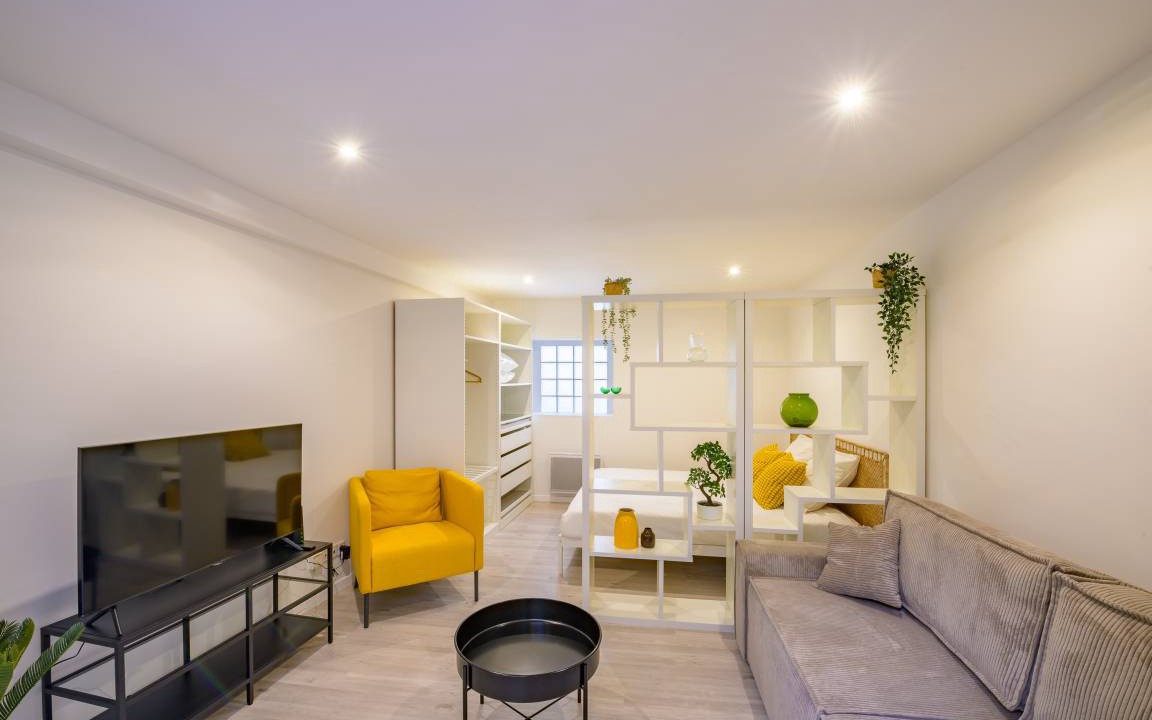 Saint-Quentin Apartment | 30 m² Apartment ∙ 4 guests