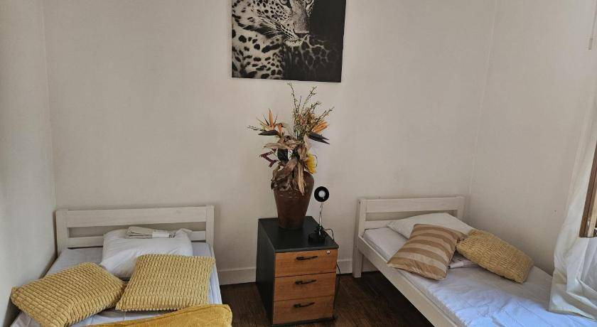 La Courneuve Hostel | 30 m² Hostel ∙ 2 guests