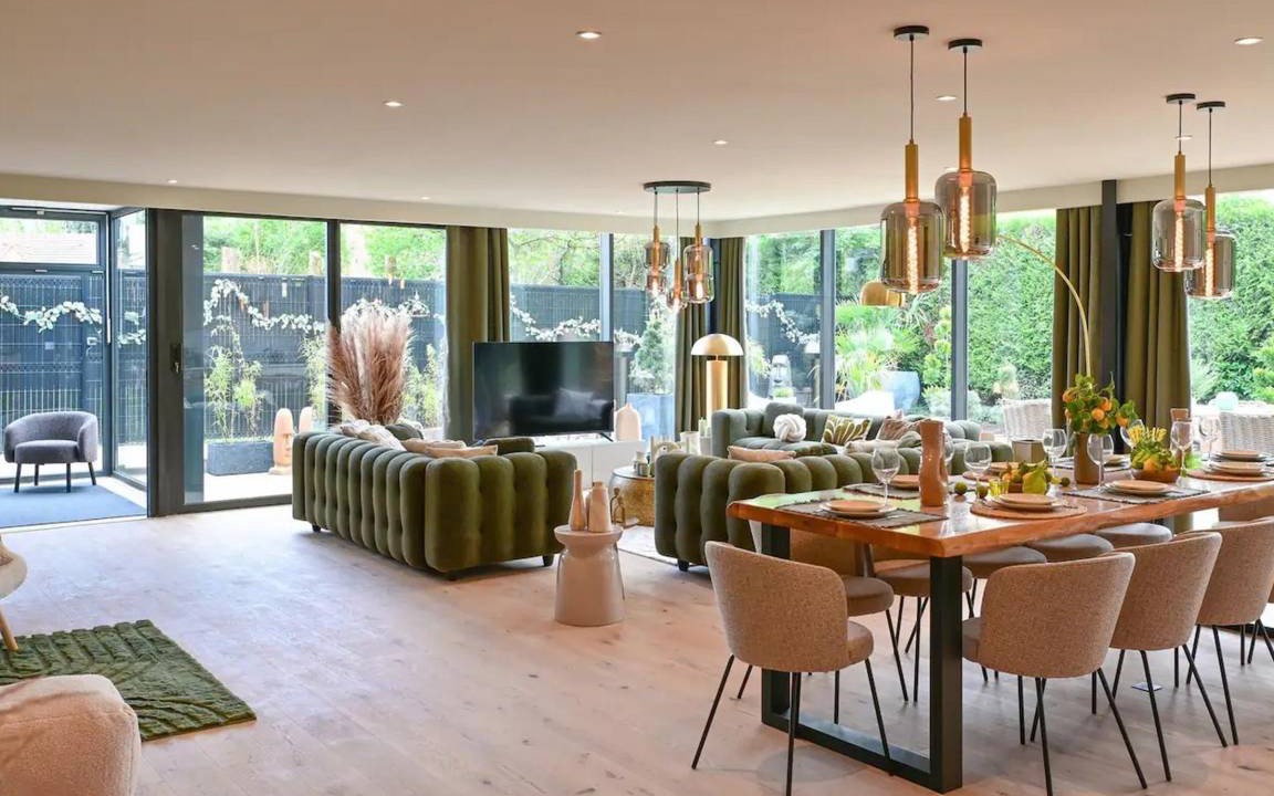 Marcq-en-Baroeul Cottage | 300 m² Cabin ∙ 6 bedrooms ∙ 12 guests