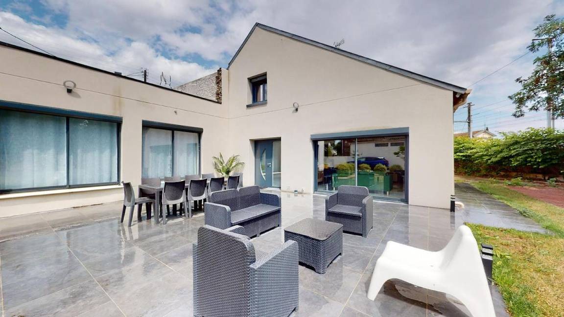 Le Petit-Quevilly Resort | 300 m² Private room ∙ 1 bedroom ∙ 1 guest