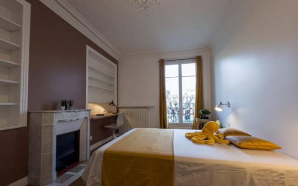 Choisy-le-Roi Resort | 300 m² Private room ∙ 1 bedroom ∙ 1 guest