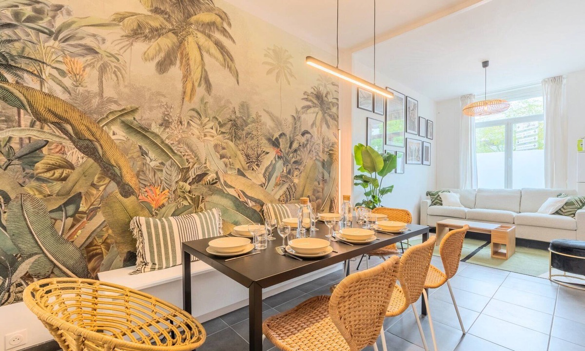 Tourcoing House | 4-bedroom house centre, near the metro + car park