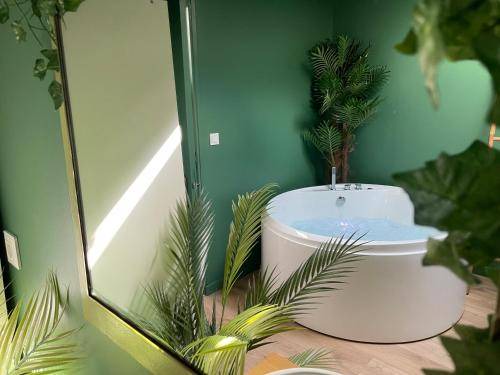 Saint-Jacques - Saint-Roch Apartment | 40 m² Apartment ∙ 1 bedroom ∙ 2 guests