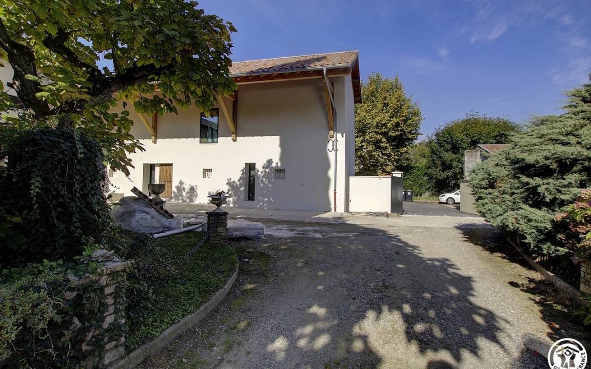 Beynost House | 43 m² Gîte ∙ 1 bedroom ∙ 5 guests