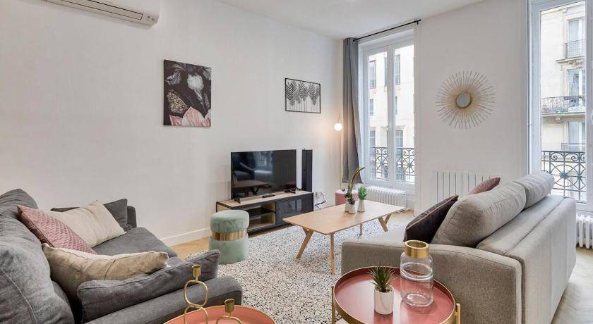 17th Arrondissement Apartment | 45 m² Apartment ∙ 3 bedrooms ∙ 8 guests