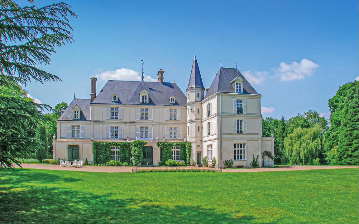 Allonne House | 600 m² House ∙ 10 bedrooms ∙ 18 guests