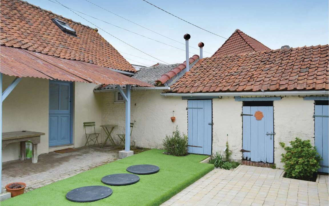 Grigny House | 70 m² House ∙ 2 bedrooms ∙ 4 guests