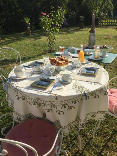 Saint-Martin-des-Champs Bed & Breakfast | 80 m² Bed and breakfast ∙ 2 bedrooms ∙ 6 guests