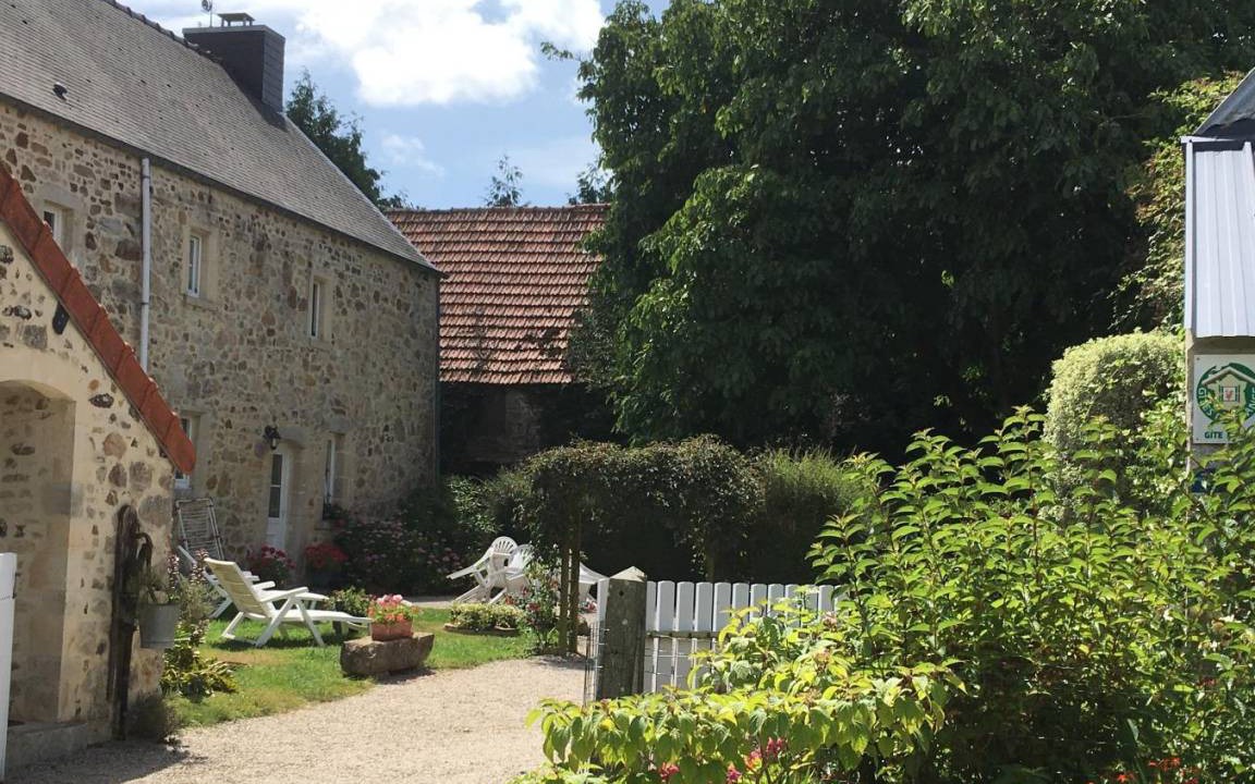 Rocheville House | 86 m² Gîte ∙ 2 bedrooms ∙ 4 guests