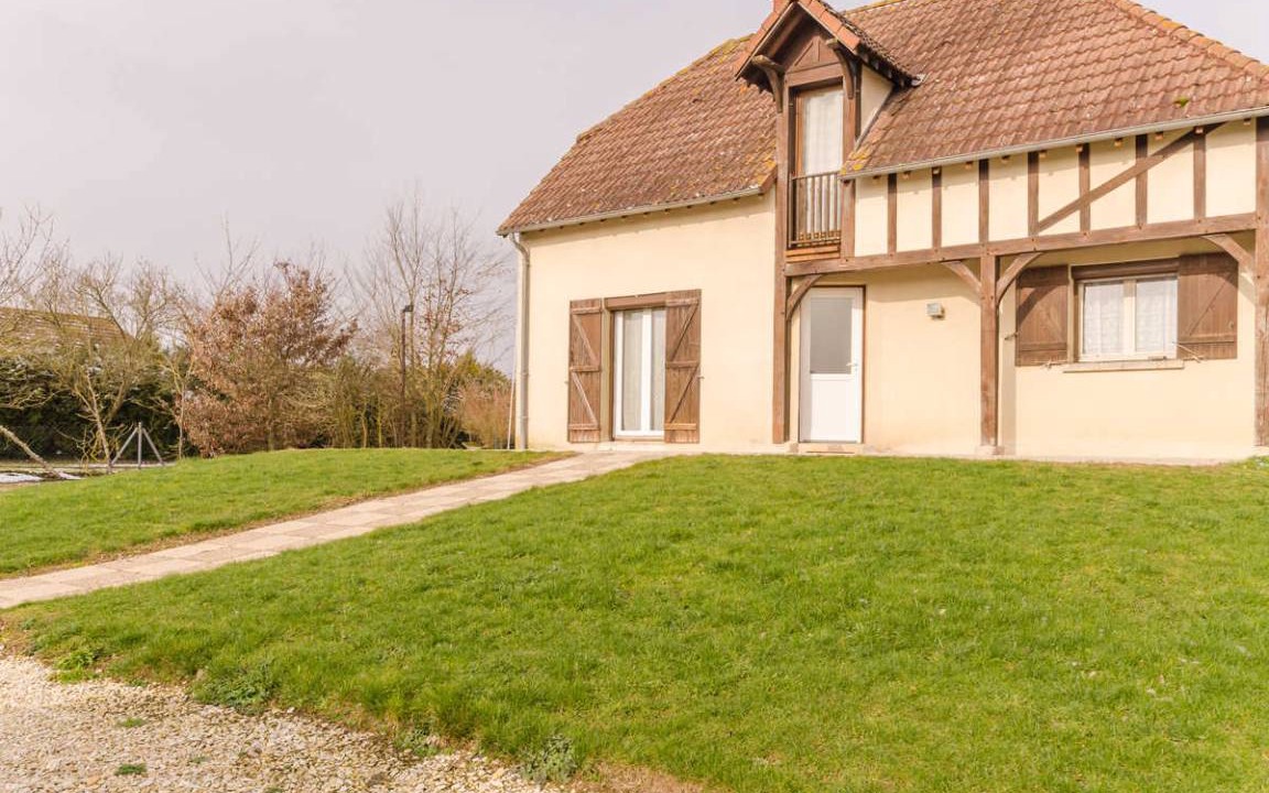 Fontaine-les-Gres House | 95 m² Gîte ∙ 3 bedrooms ∙ 7 guests