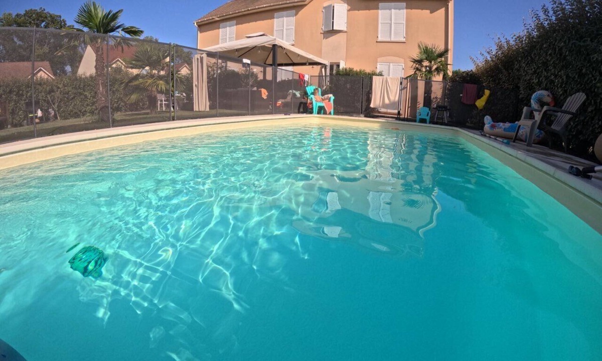 Le Mesnil-Saint-Denis House | A 15min de Versailles et 30min de Paris, Villa Avec Jardin et Piscine Chauffée