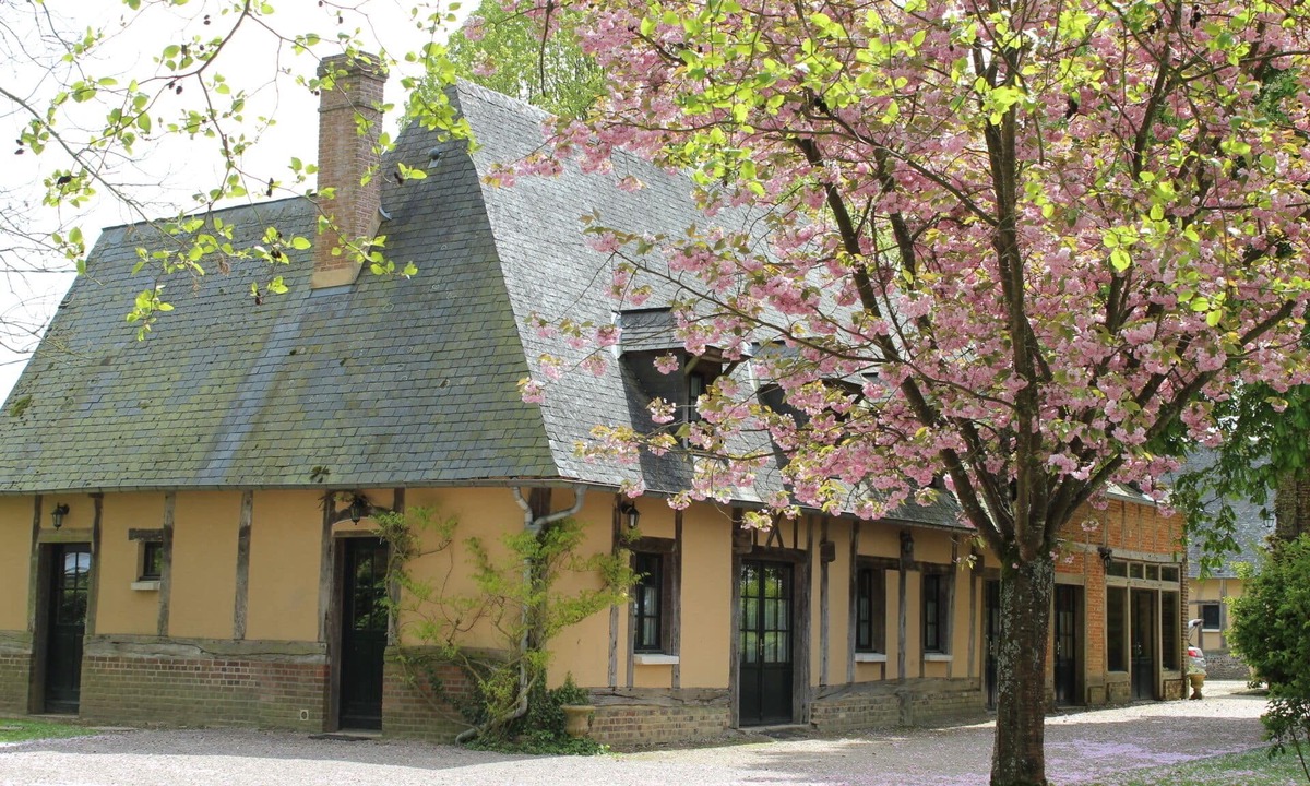Fleury-la-Foret House | A comfortable country house in an English park