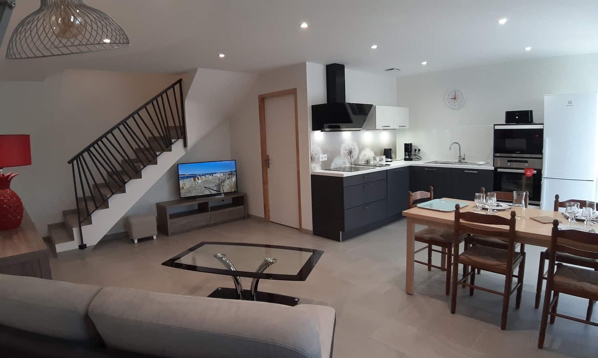 Othis Apartment | Air-conditioned gîte for 4 people, 2 bedrooms, near Senlis, Paris, Roissy, NEW