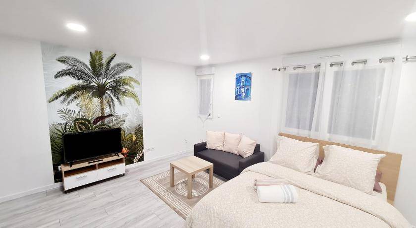 Sevran Apartment | Apartment ∙ 1 bedroom ∙ 2 guests