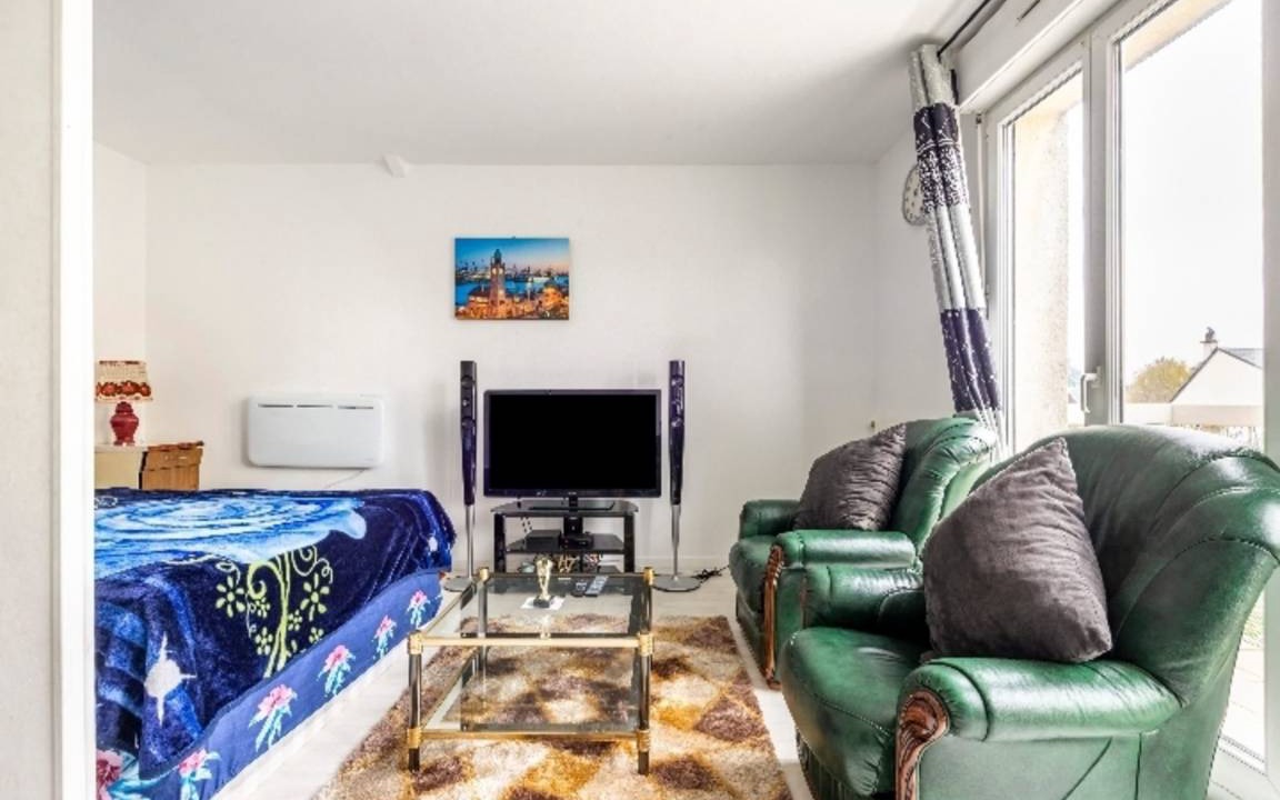 Seine-et-Marne Apartment | Apartment ∙ 8 guests