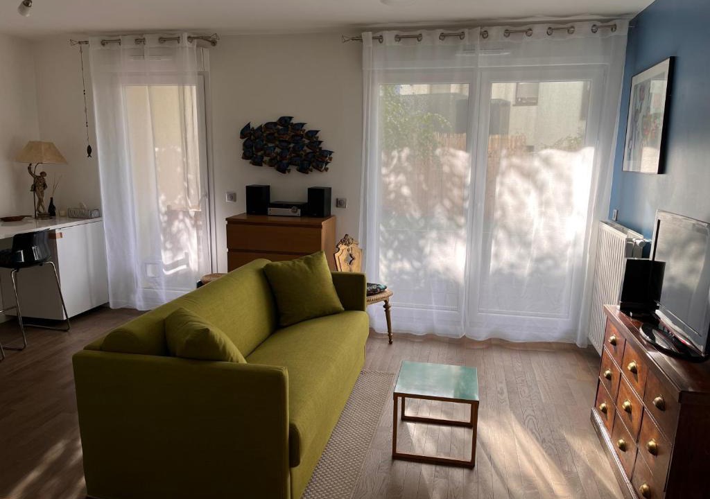 Le Pre-Saint-Gervais Apartment | Apartment with parking close to Paris and métro