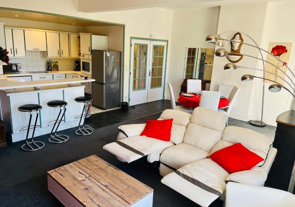 Boulogne-sur-Mer Apartment | Appart 4 pers, face Jardins Nausicàa & à 50m plage