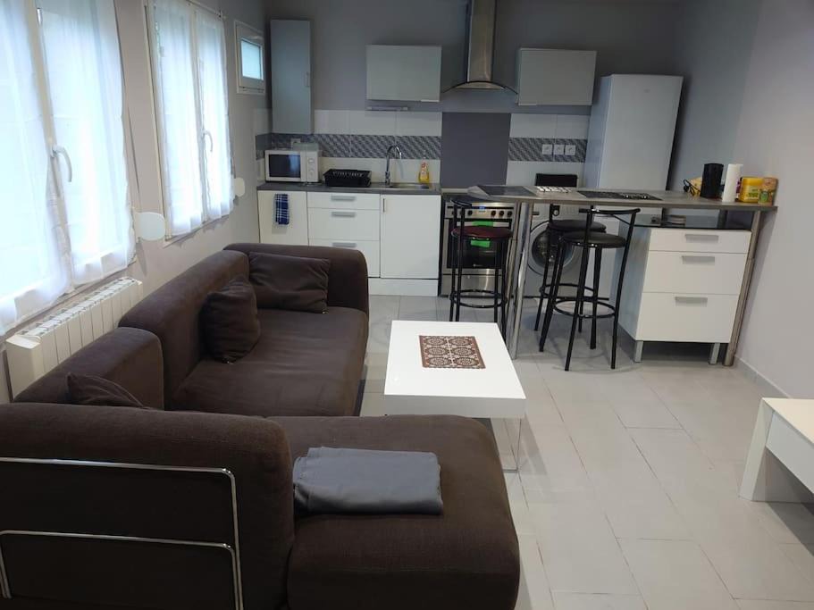 Villeparisis Apartment | Appart T2 en fond de jardin