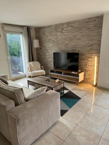 Villepinte Apartment | Appartement duplex T3 avec box - Paris - La Défense - Airport CDG - Parc des expositions - Stade de France - Disney - Astérix - Val D Europe