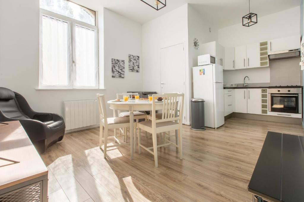 Roncq Apartment | Appartement moderne, propre, WIFI, siège massant