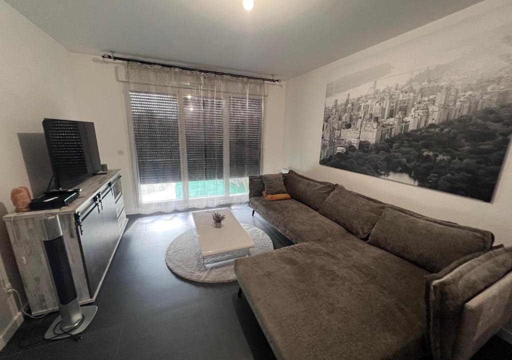 Aulnay-sous-Bois Apartment | Appartement proche Paris, C DG, Disney, Parking.